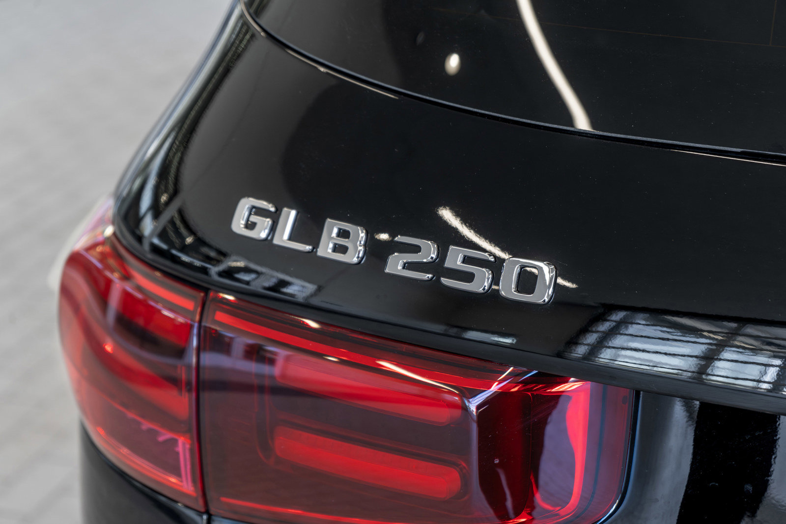 Used 2025 Mercedes-Benz GLB 250 GLB 250 image 24