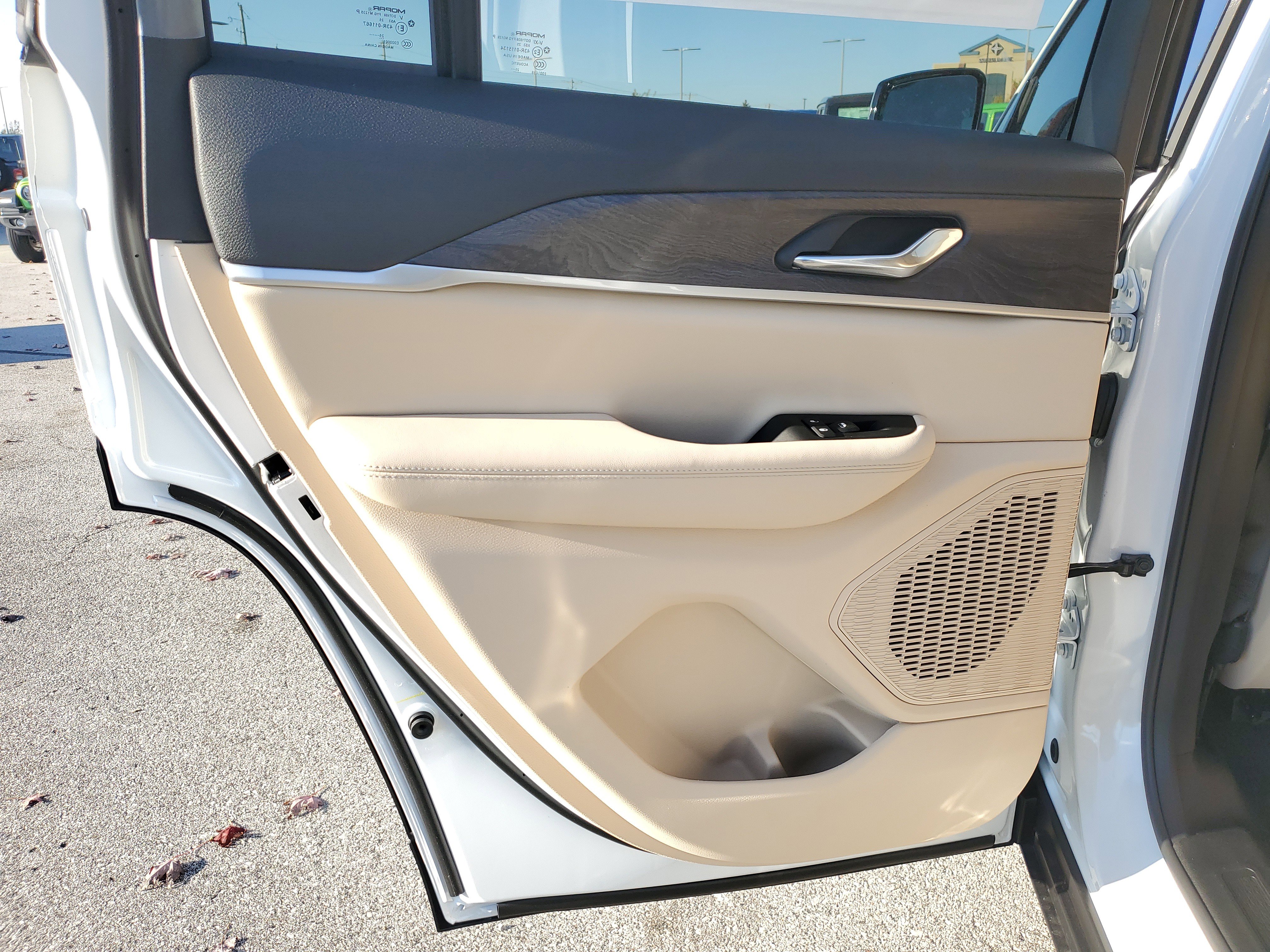 New 2025 Jeep Grand Cherokee Limited image 9