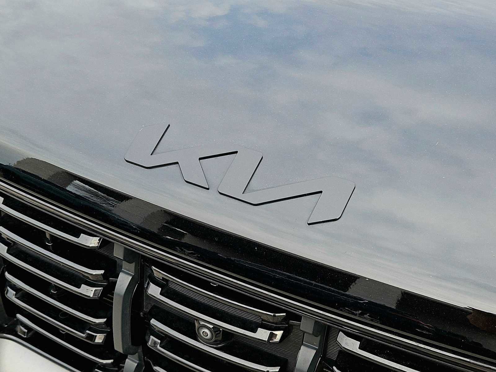 Certified 2025 Kia Sorento SX Prestige w/ Sage Leather Package image 12