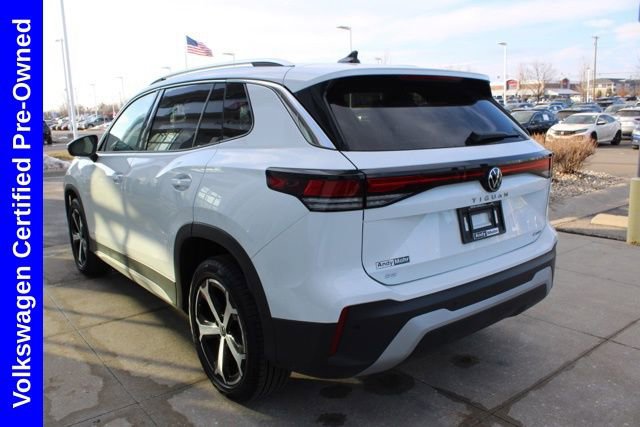 Used 2025 Volkswagen Tiguan SE image 4