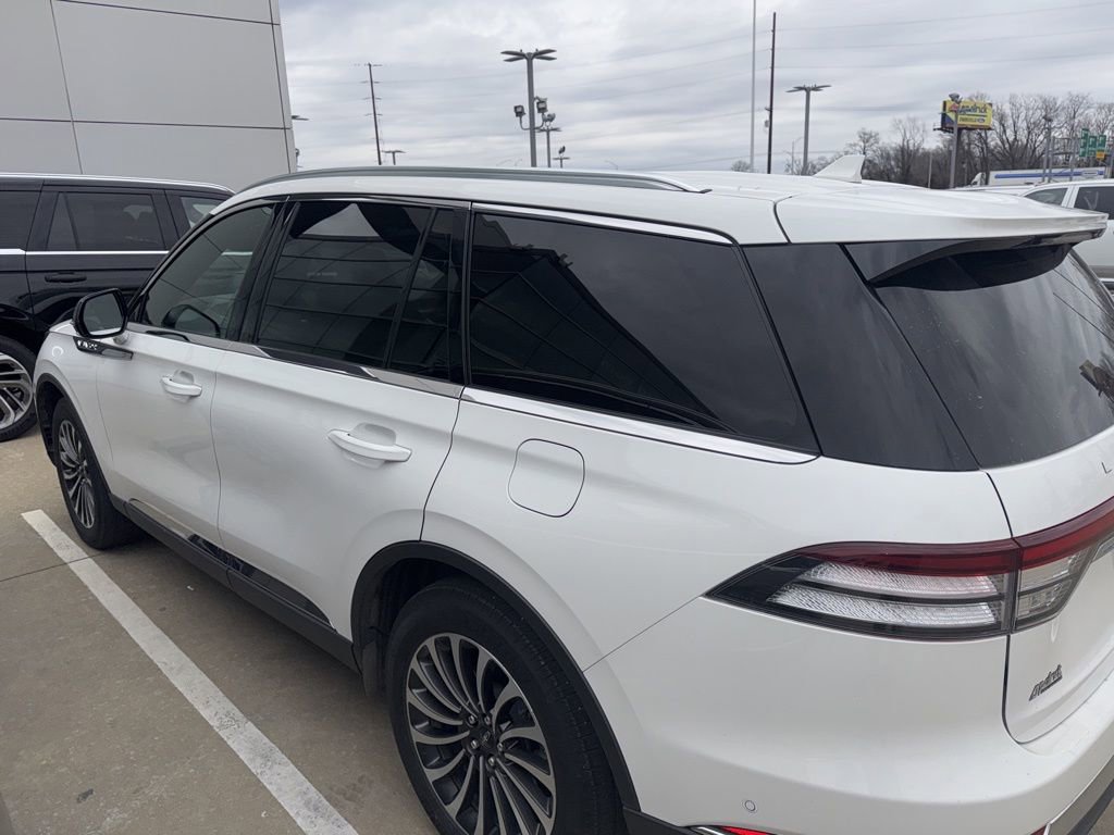 Used 2023 Lincoln Aviator Reserve w/ Equipment Group 201A image 5