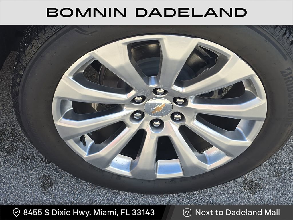 Certified 2025 Chevrolet Suburban Premier image 9