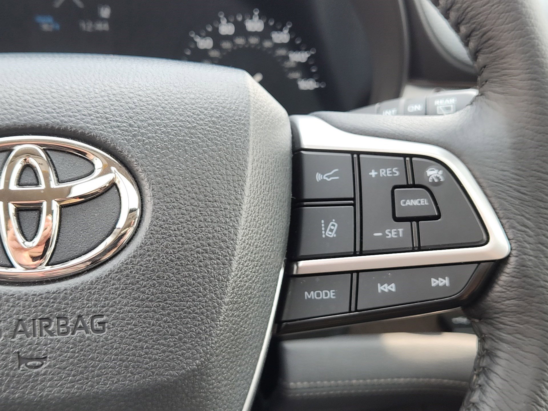 Certified 2023 Toyota Sienna XLE image 19