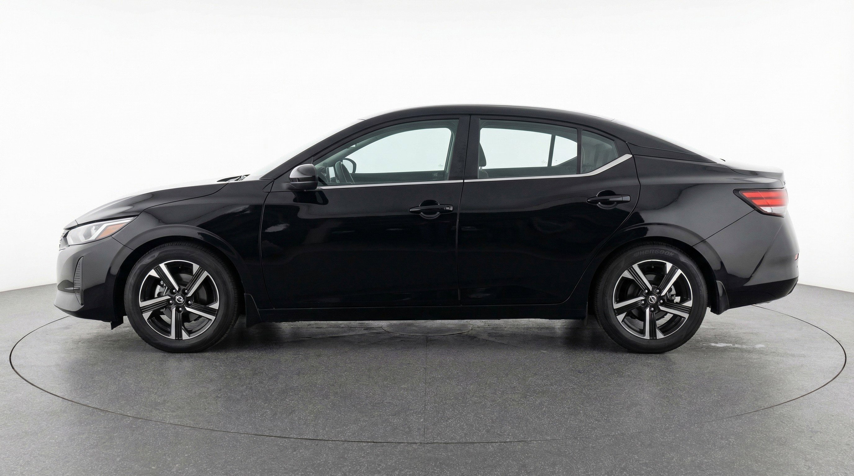 Used 2025 Nissan Sentra SV image 5