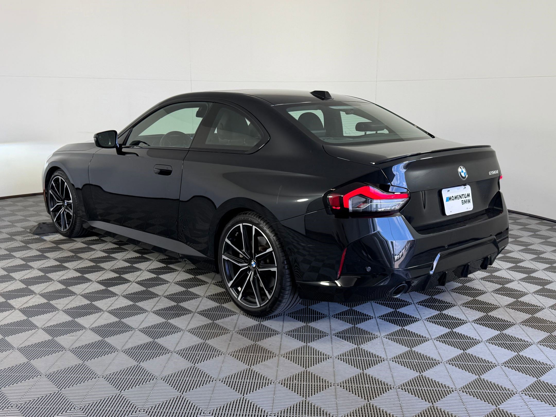 Used 2023 BMW 230i 230i w/ M Sport Package image 3