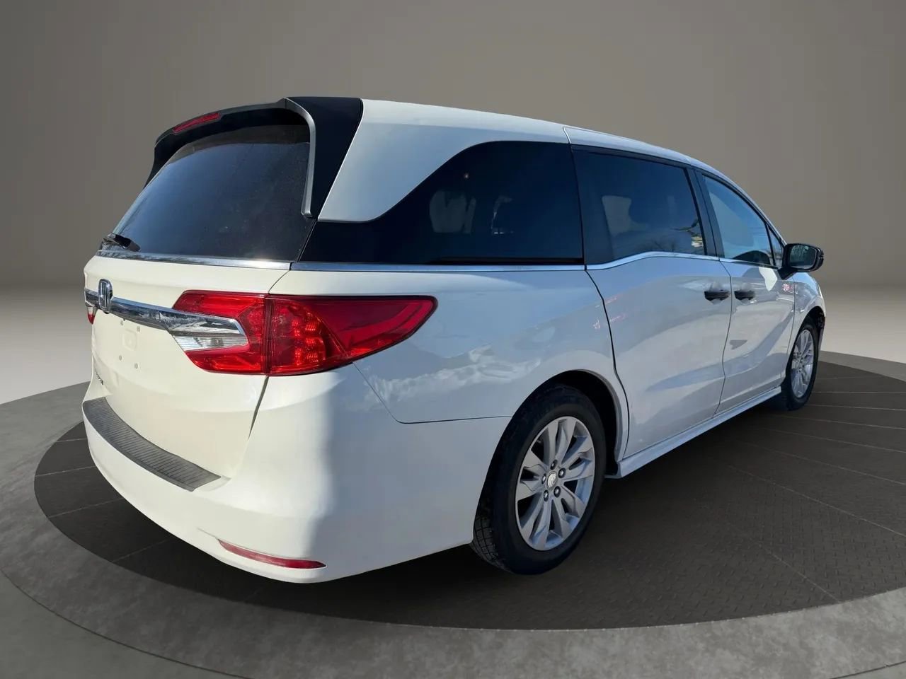 Used 2019 Honda Odyssey LX image 5