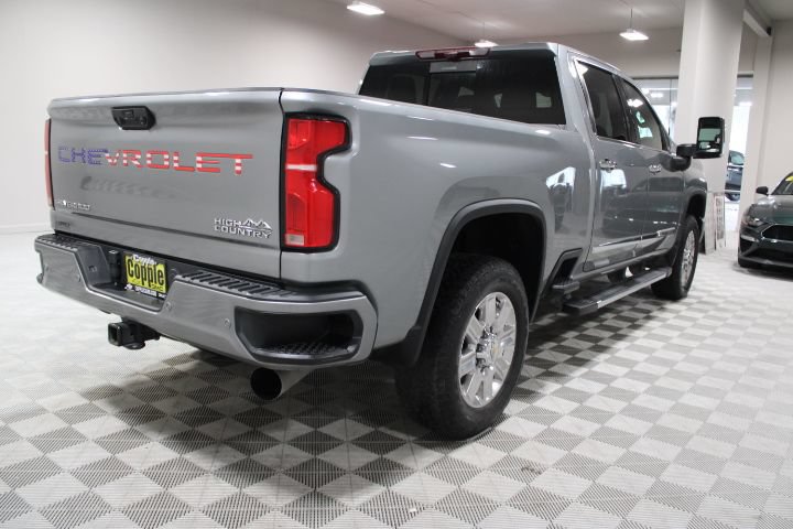 Used 2024 Chevrolet Silverado 2500 High Country w/ High Country Premium Package AWD/4WD image 12
