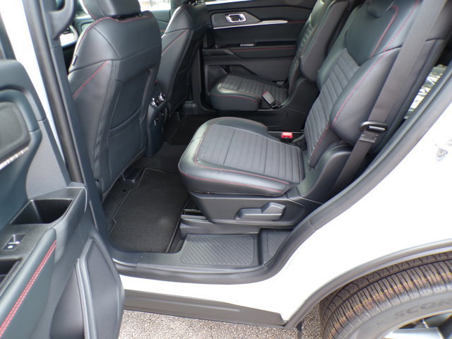 New 2026 Ford Explorer ST-Line image 28