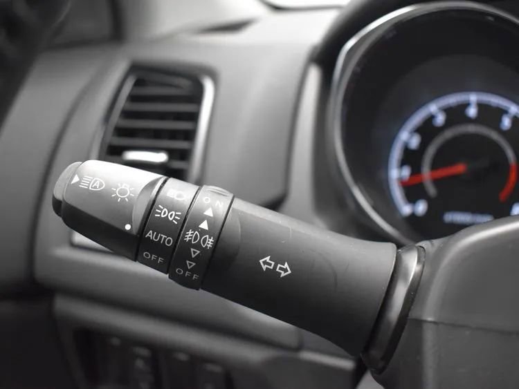 Used 2025 Mitsubishi Outlander Sport ES AWD/4WD image 26