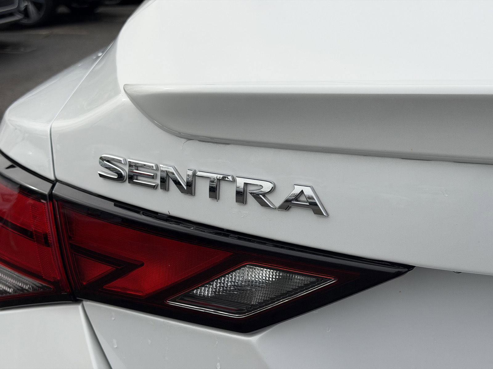 Used 2025 Nissan Sentra SR w/ SR Premium Package image 22