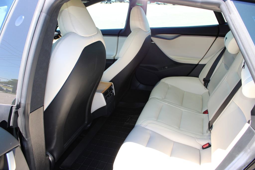 Used 2020 Tesla Model S Long Range Plus image 7