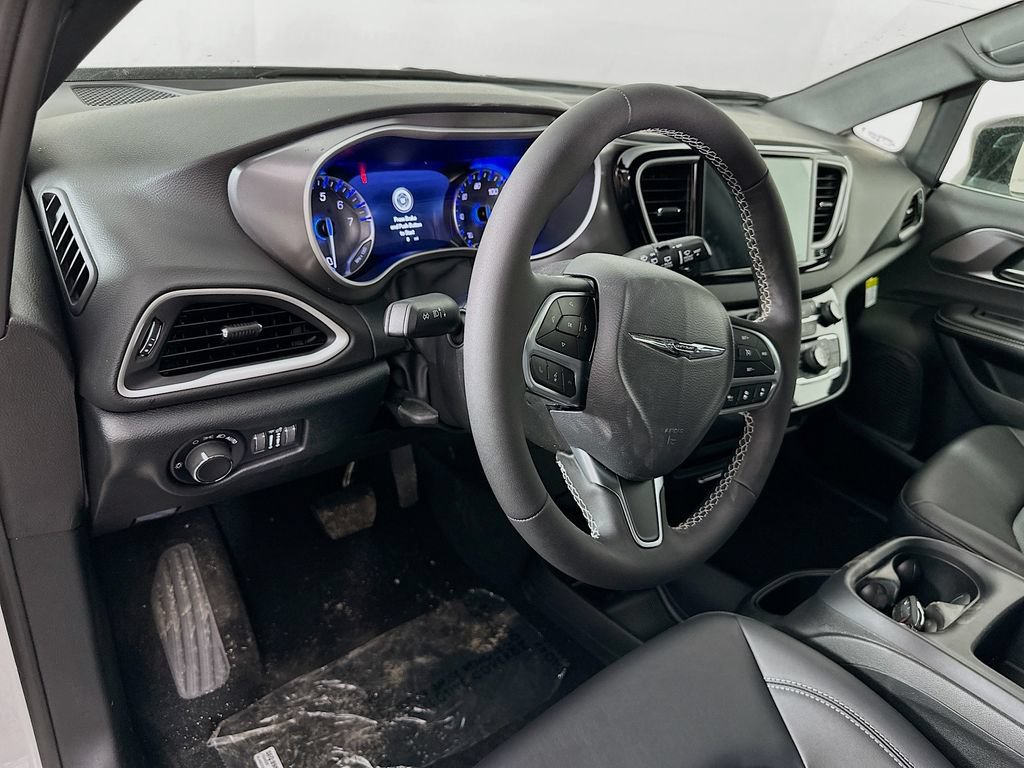 New 2026 Chrysler Voyager LX FWD image 13