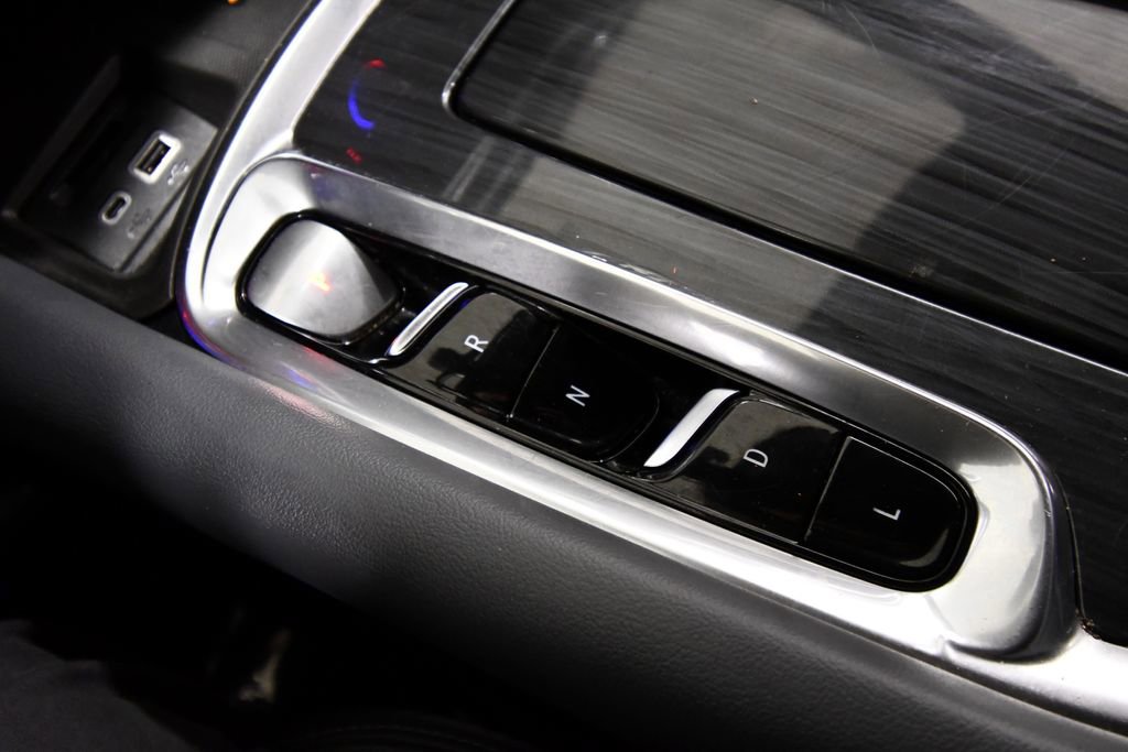 Used 2023 Buick Enclave Essence w/ LPO, Touring Package image 26