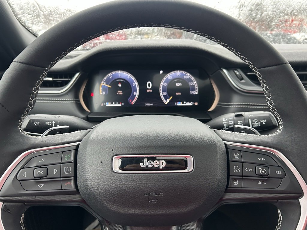 Used 2025 Jeep Grand Cherokee L Laredo w/ Luxury Tech Group I image 16