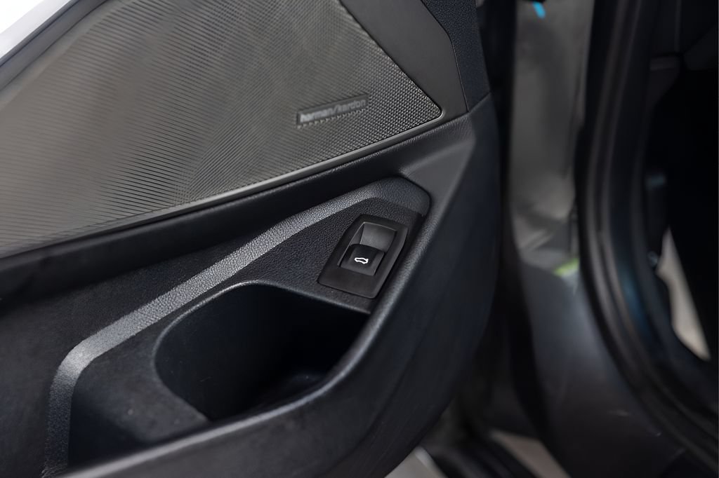 Used 2020 BMW M340i RWD image 42