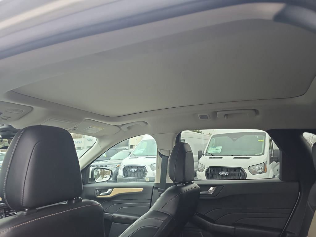 Certified 2022 Ford Escape Titanium w/ Titanium Elite Package image 26