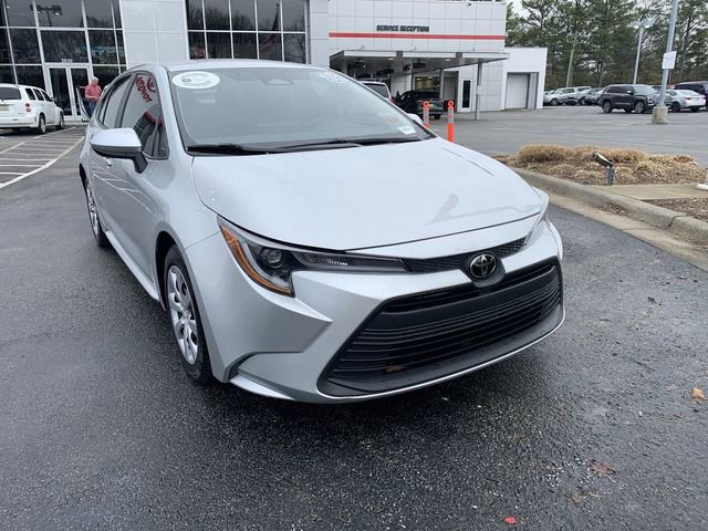 Used 2023 Toyota Corolla LE image 2