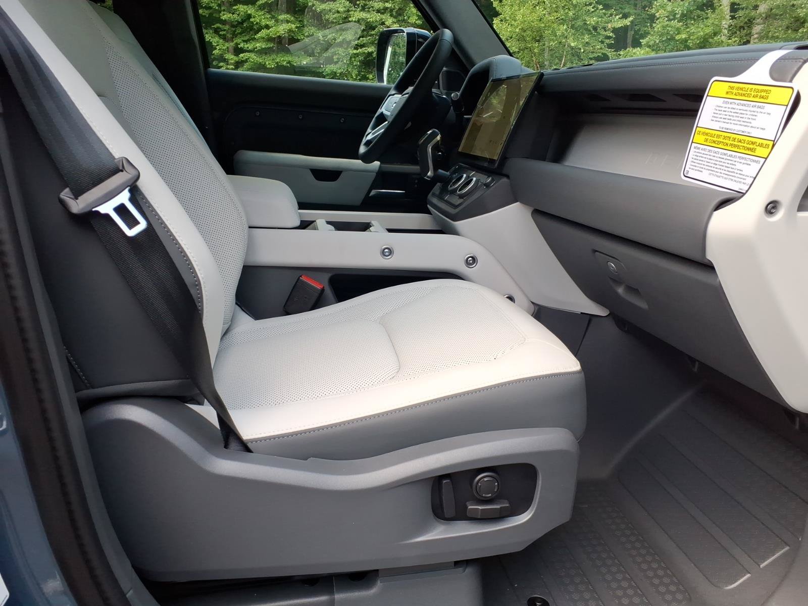 New 2026 Land Rover Defender 110 S AWD/4WD image 3