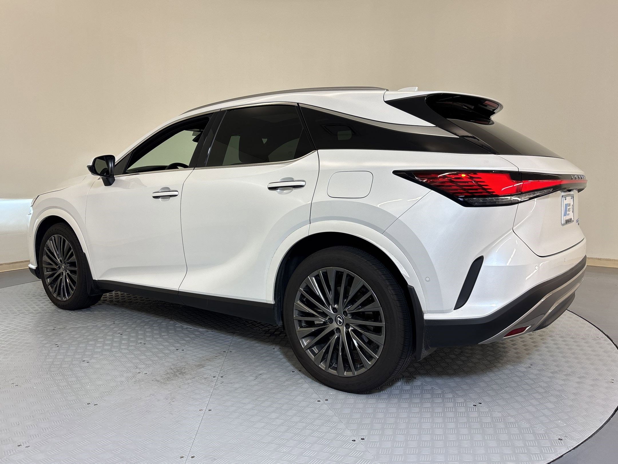 Used 2025 Lexus RX 350 AWD w/ Convenience Package image 3