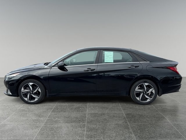 Used 2023 Hyundai Elantra Limited image 2