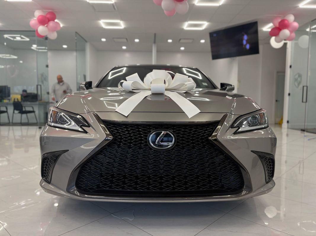 Used 2020 Lexus ES 350 F Sport image 2