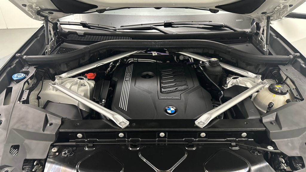 Used 2023 BMW X5 xDrive40i w/ Climate Comfort Package image 11