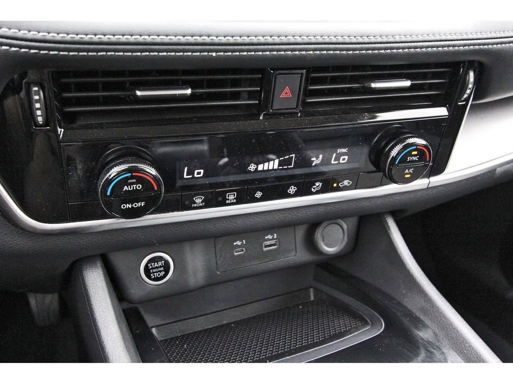 Used 2022 Nissan Rogue SV image 26