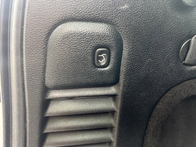 Used 2019 Jeep Grand Cherokee Altitude image 15