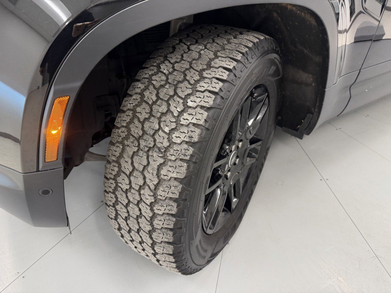 Used 2025 Land Rover Defender 110 S image 55