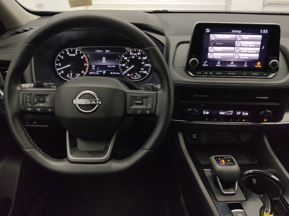 Used 2025 Nissan Rogue SV FWD image 22