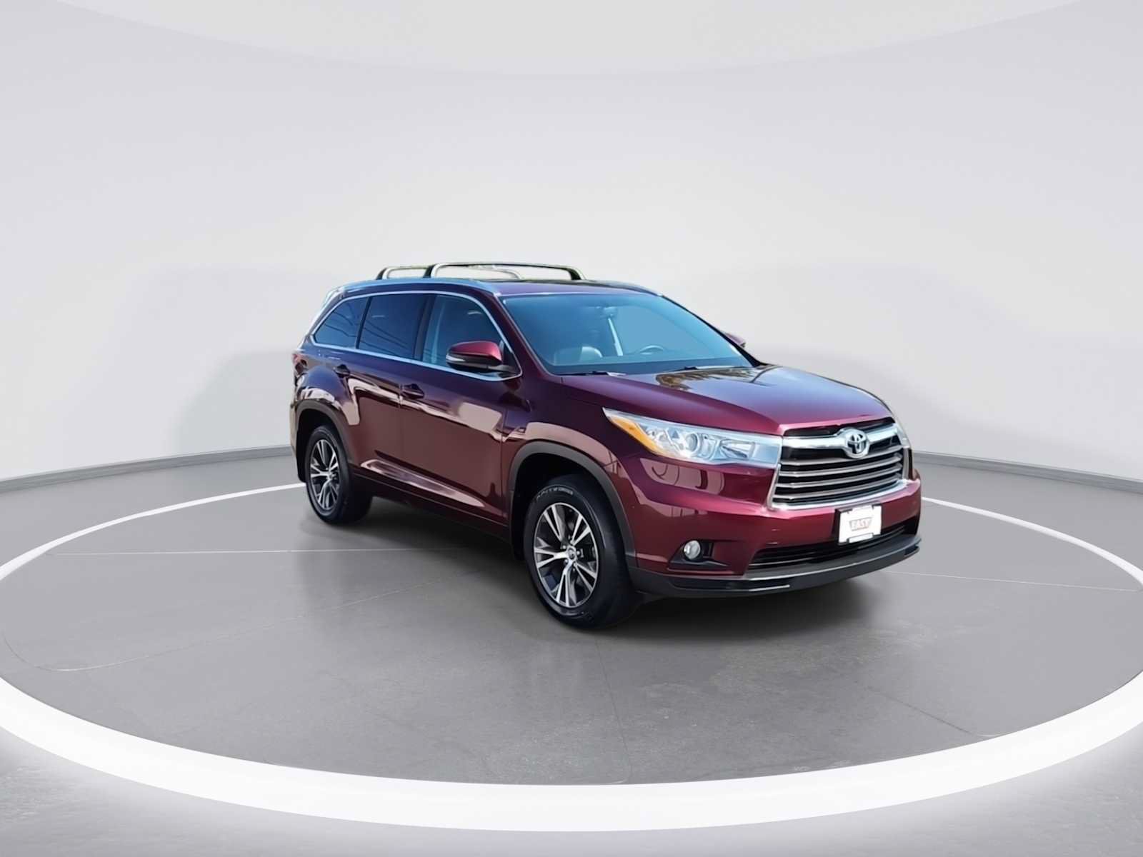 Used 2016 Toyota Highlander XLE AWD/4WD image 2