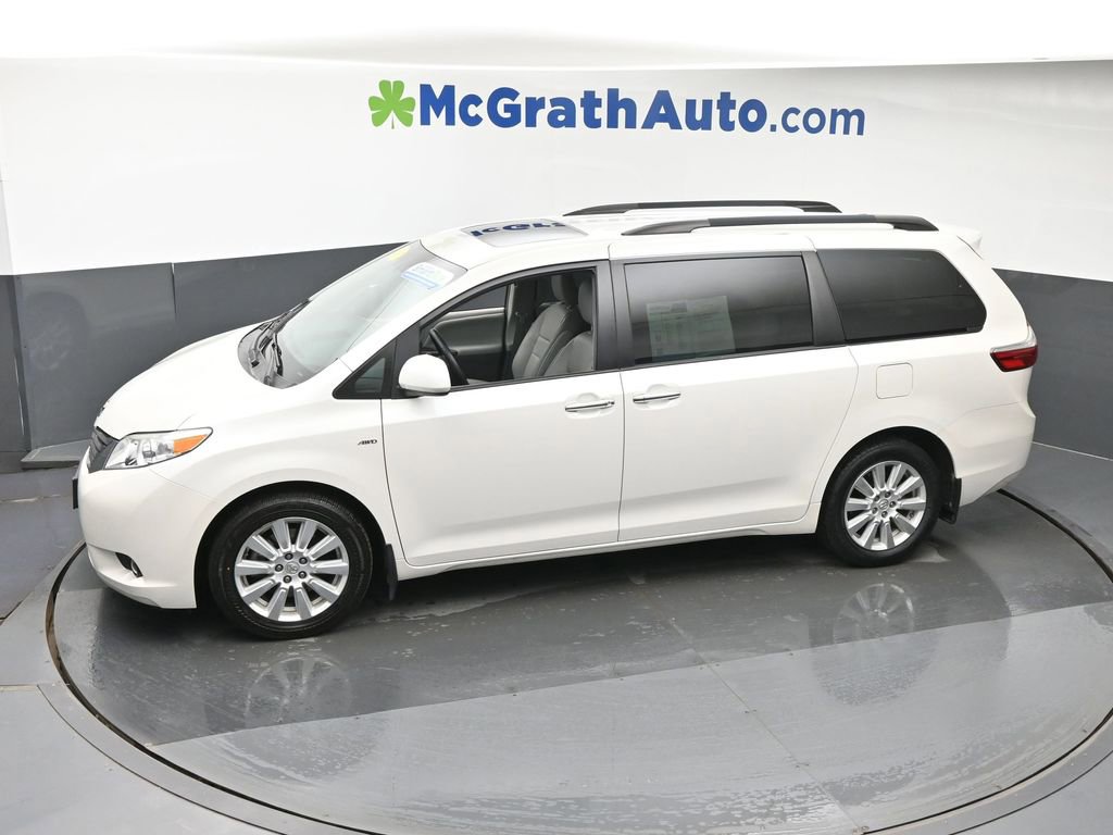 Used 2017 Toyota Sienna XLE w/ XLE Navigation Package image 21
