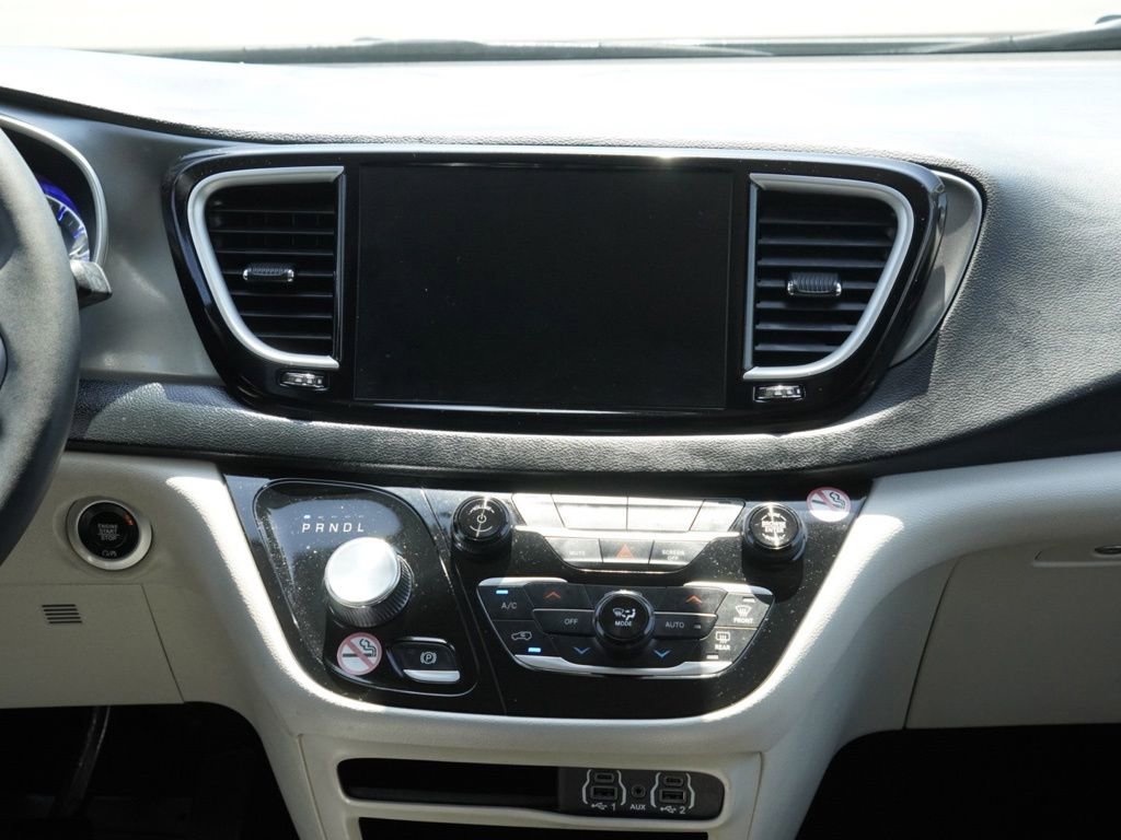 Certified 2023 Chrysler Pacifica Touring-L FWD image 27