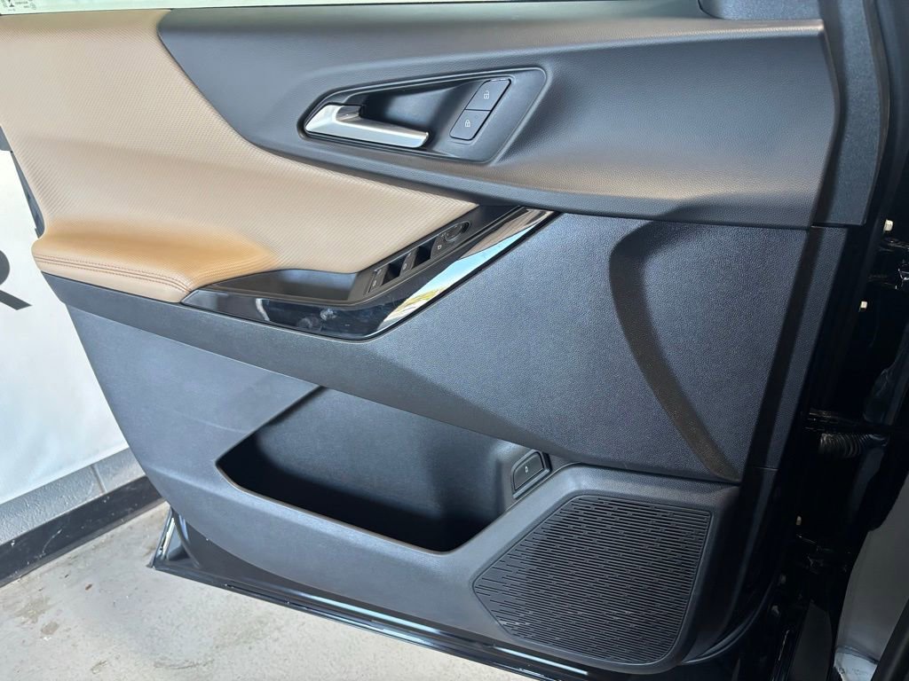 New 2026 Chevrolet Equinox ACTIV w/ Safety and Technology Package FWD image 10