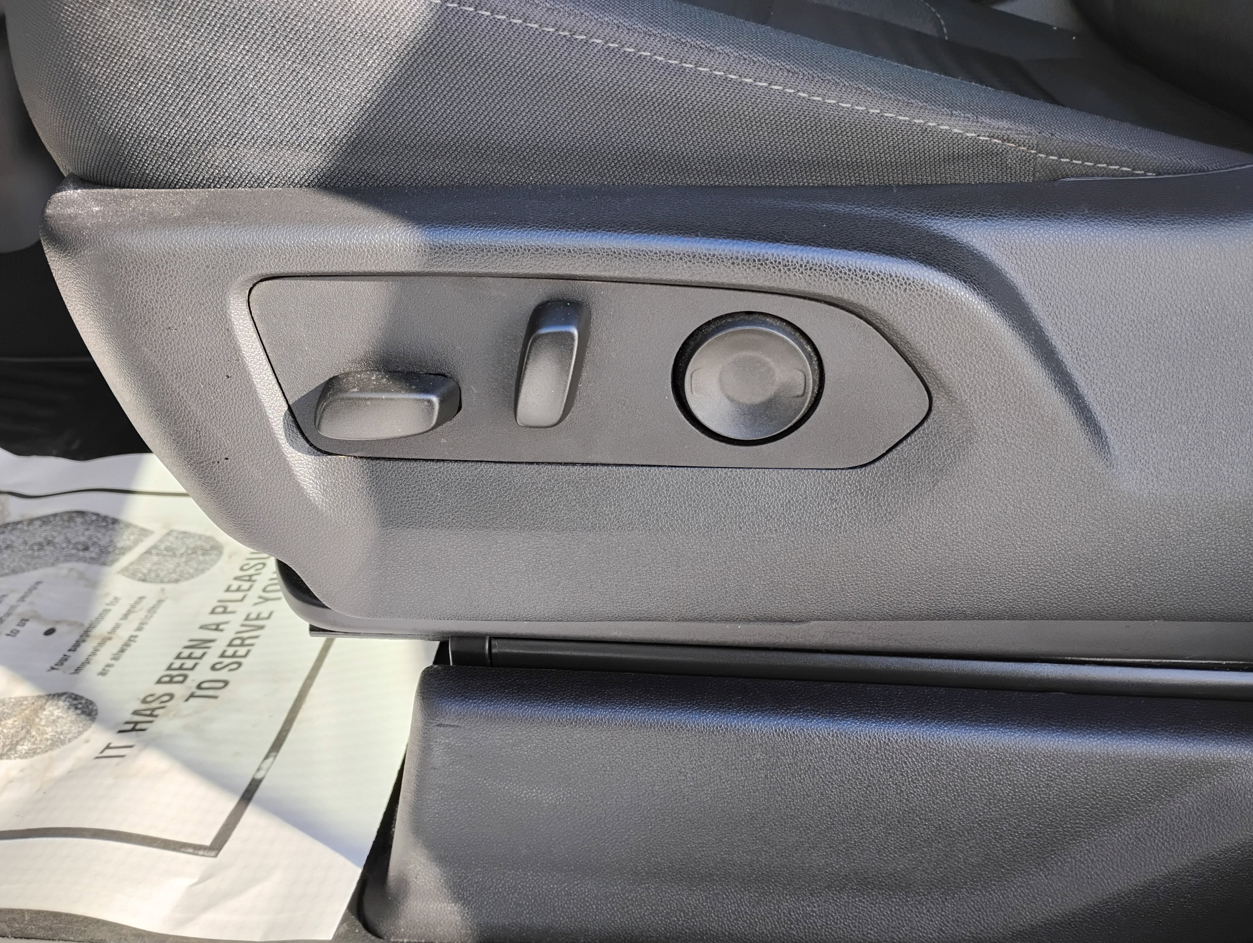 Used 2025 Chevrolet Silverado 2500 LT w/ Convenience Package image 14