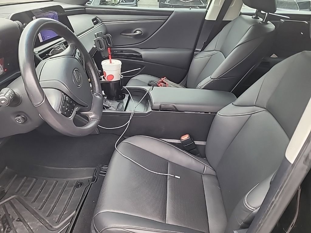 Used 2024 Lexus ES 250 w/ Premium Package AWD/4WD image 4