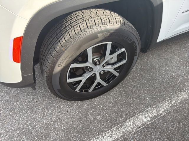 Used 2025 Jeep Grand Cherokee Limited w/ Trailer Tow Package image 2