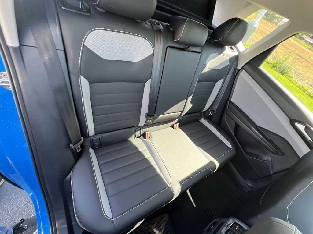 Used 2022 Volkswagen Taos SEL image 26