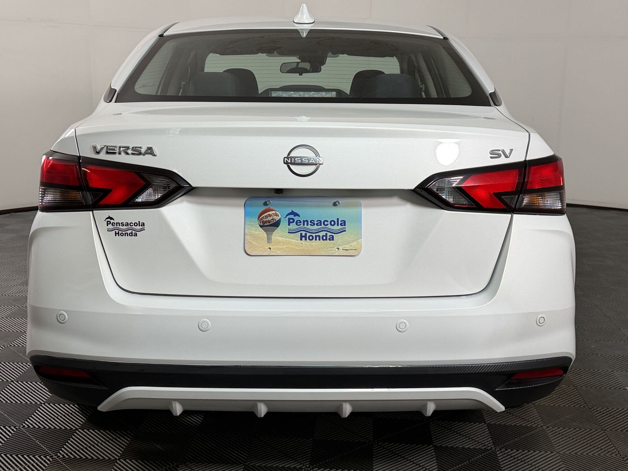 Used 2024 Nissan Versa SV FWD image 8