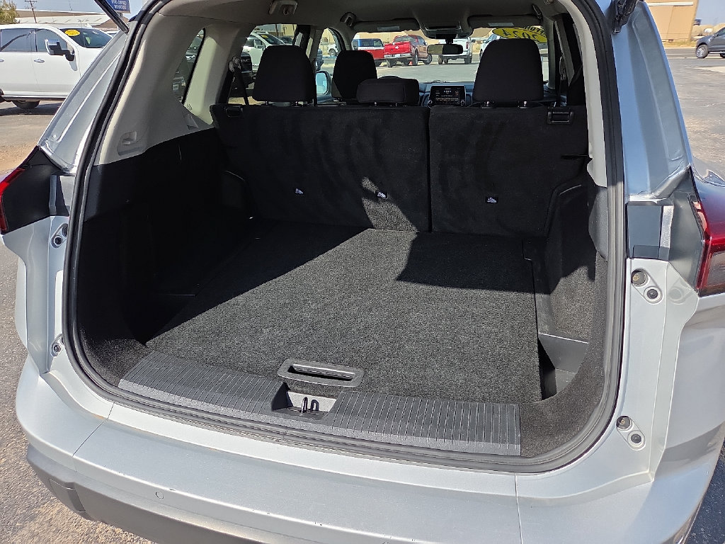 Used 2024 Nissan Rogue S AWD/4WD image 18