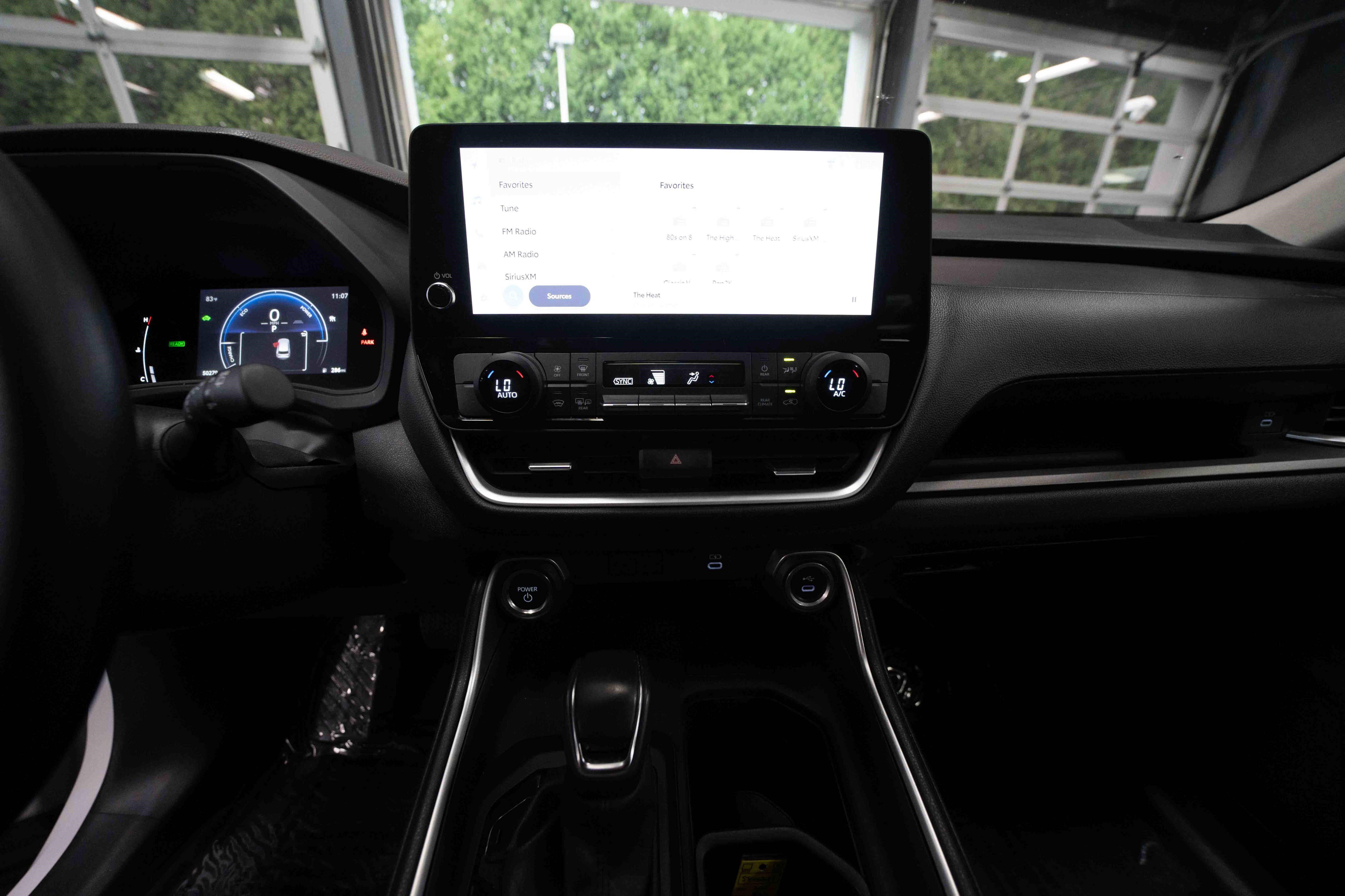 Used 2025 Toyota Grand Highlander AWD Hybrid image 17