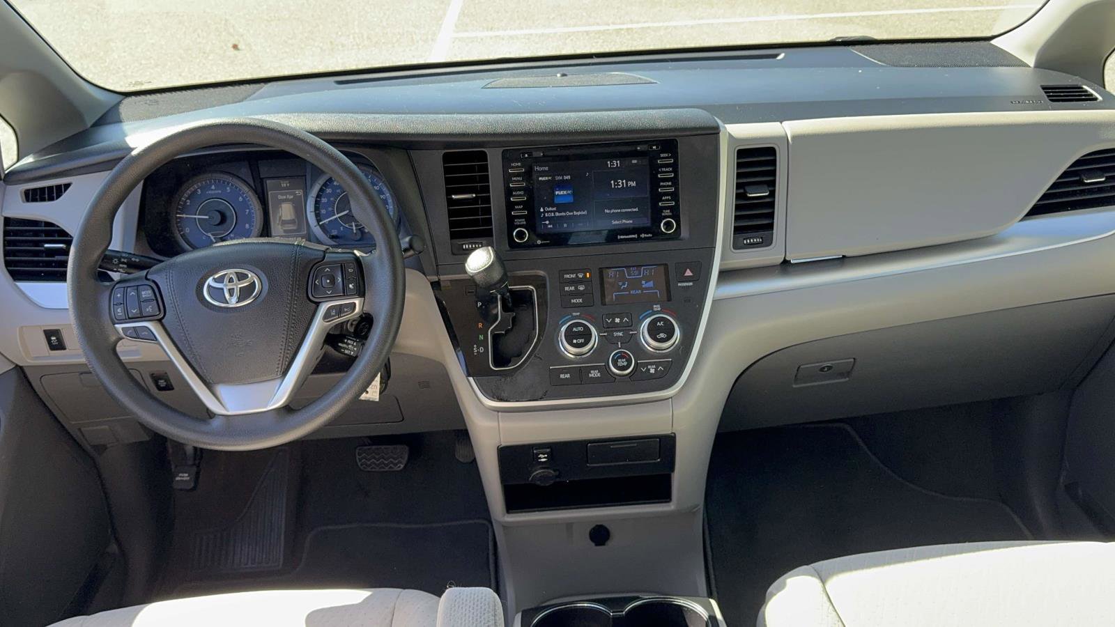 Used 2020 Toyota Sienna LE image 14