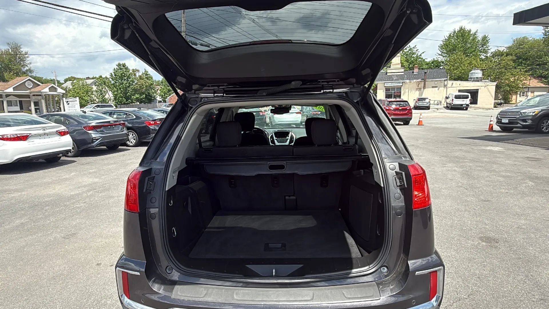 Used 2016 GMC Terrain SLE w/ Driver Alert Package I AWD/4WD image 9
