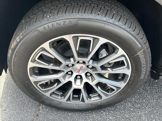 New 2026 GMC Yukon Denali w/ Denali Reserve Package AWD/4WD image 17