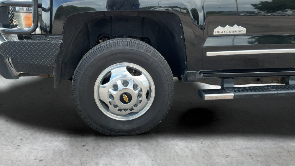 Used 2016 Chevrolet Silverado 3500 High Country w/ Duramax Plus Package AWD/4WD image 26