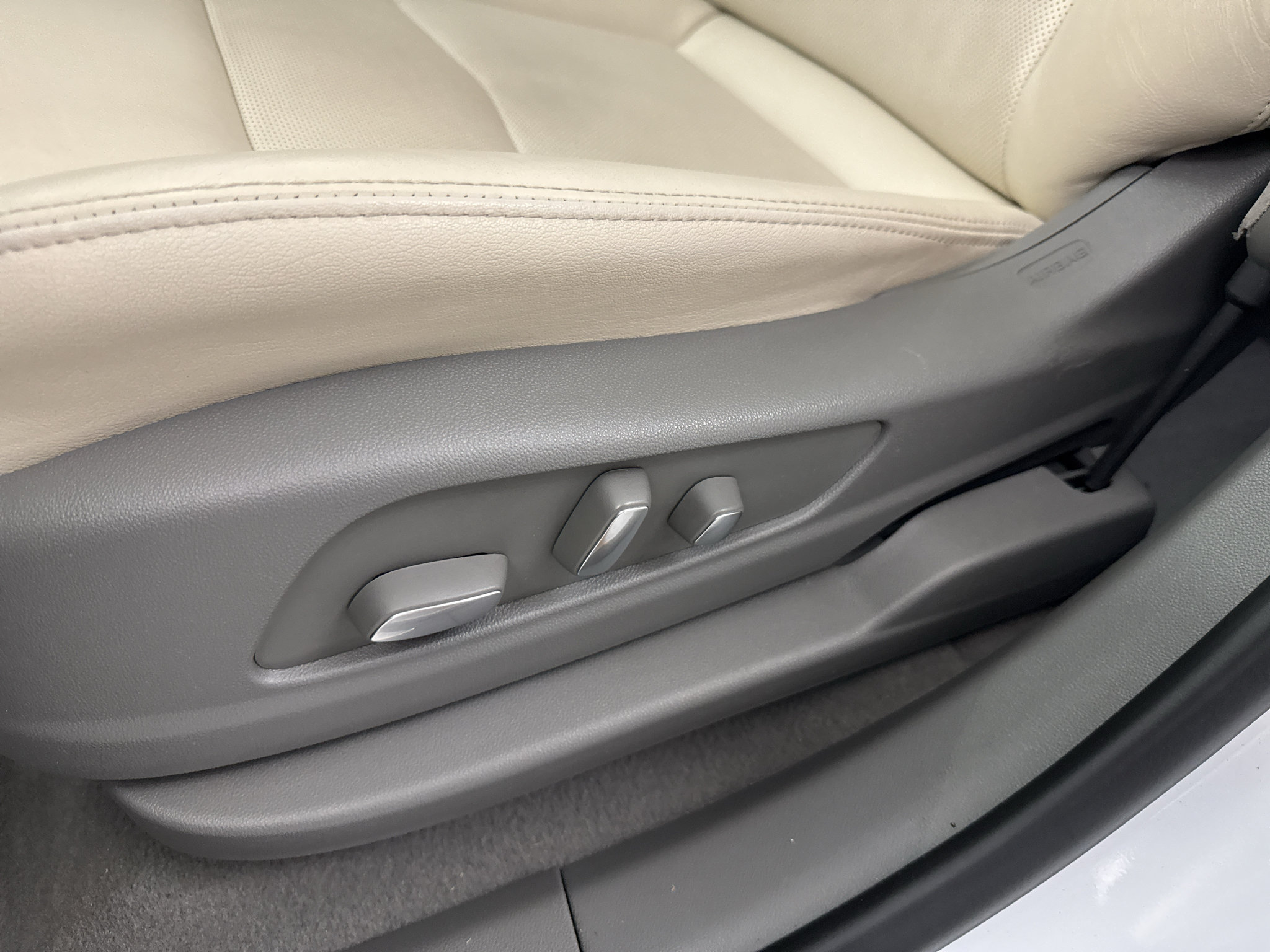 Used 2024 Cadillac XT5 Premium Luxury FWD image 15