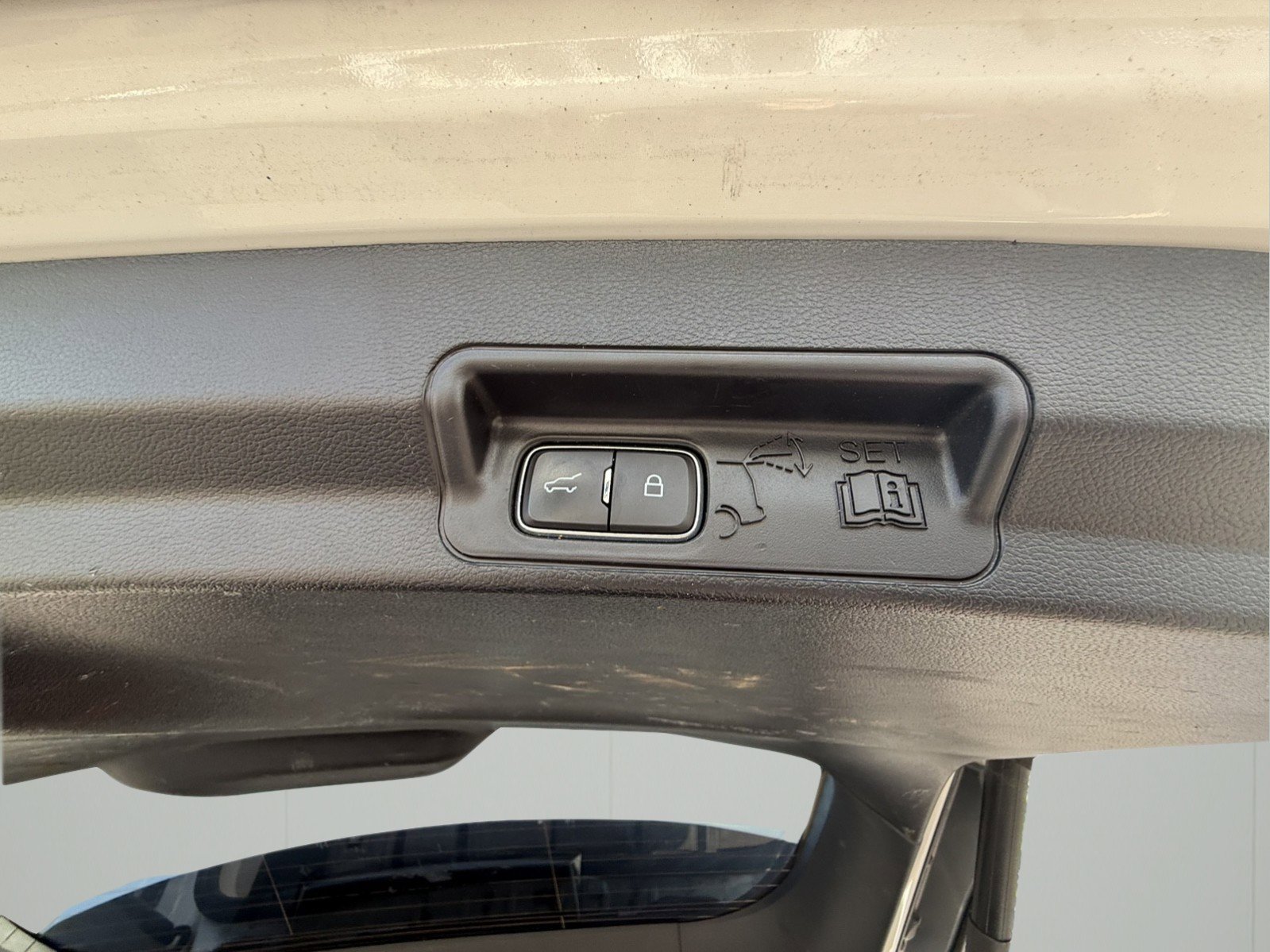 Used 2021 Ford Explorer Limited w/ Hybrid Equipment Group 310A image 33