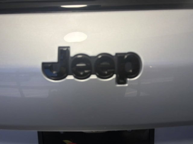 Certified 2023 Jeep Grand Cherokee L Laredo AWD/4WD image 11