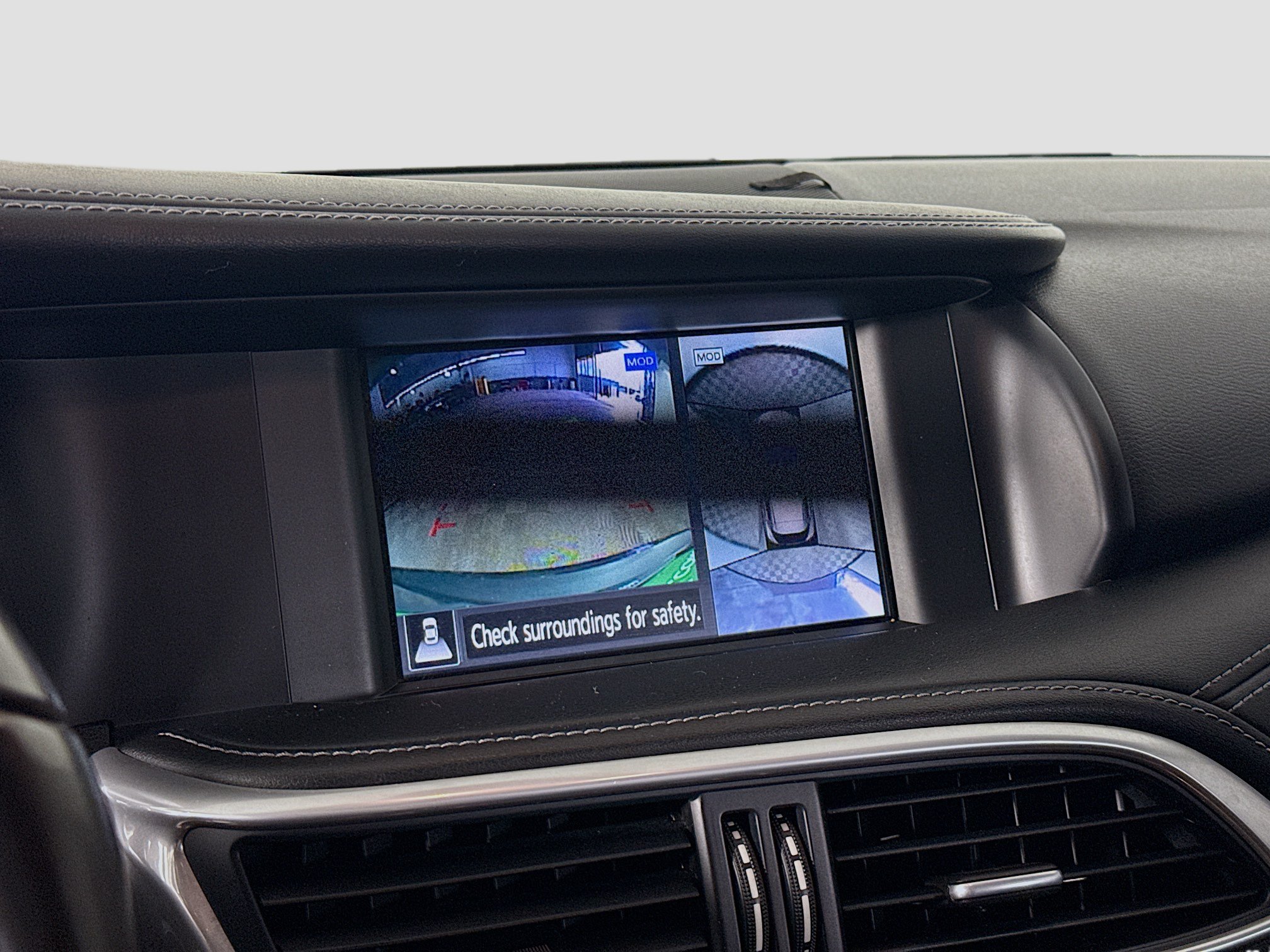 Used 2017 INFINITI QX30 Sport FWD image 19