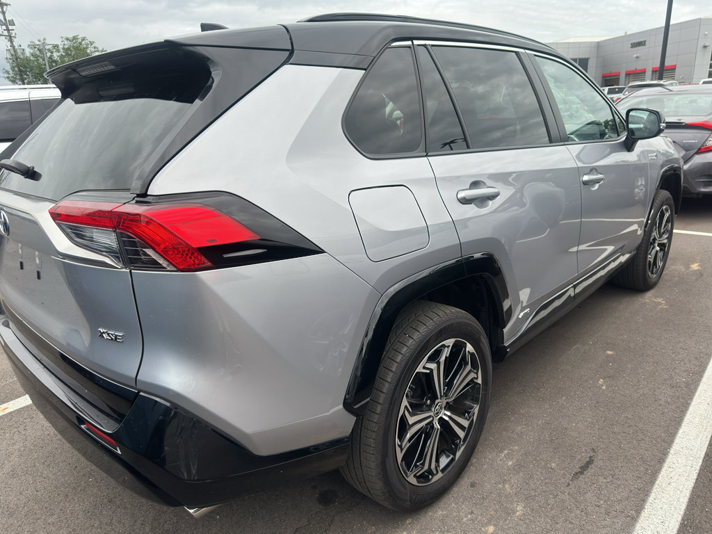 Used 2024 Toyota RAV4 XSE AWD/4WD image 17